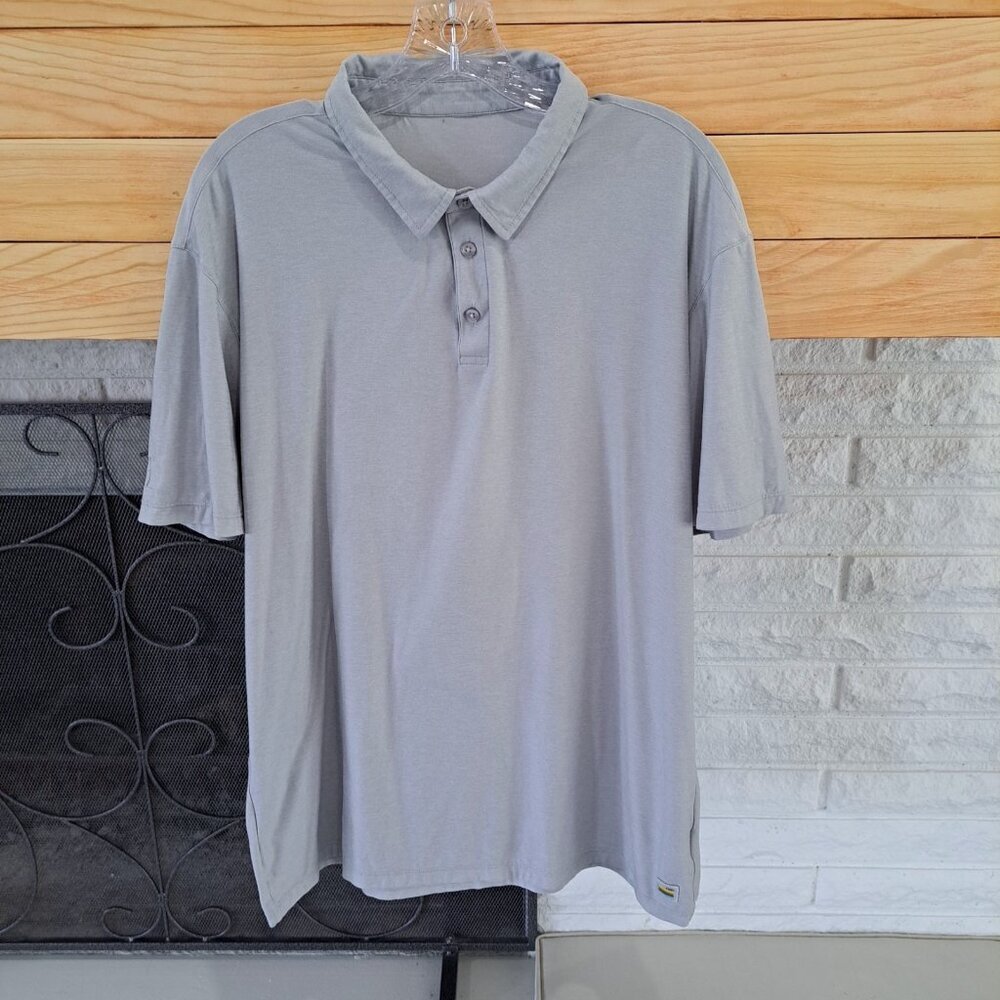 Vuori Strato Tech XL Polo Light Grey Size XL Athleisure Golf Luxury Men's